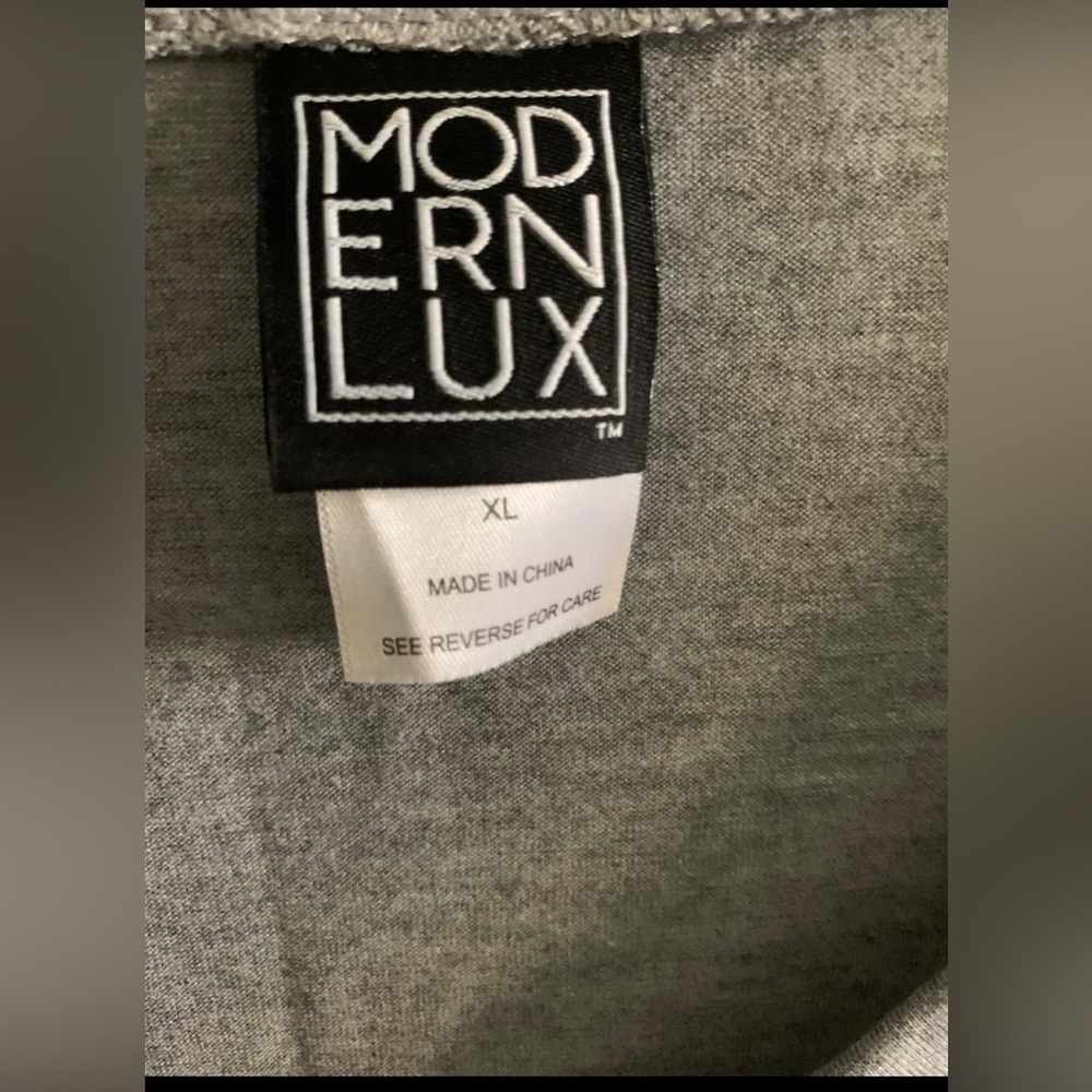 Modern Lux Women's Gray V-Neck Short Sleeve Graphic Wedding T-Shirt XL - Picture 3 of 3